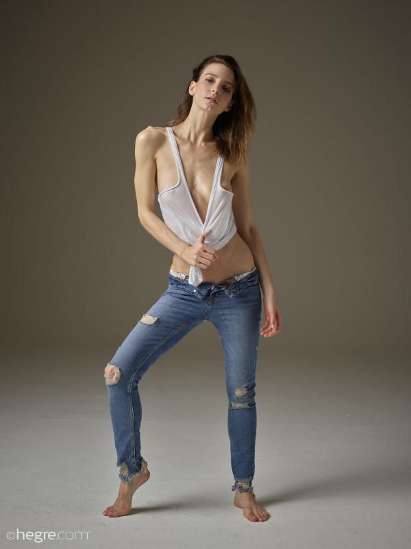 Image #4 from the gallery Flora jeans